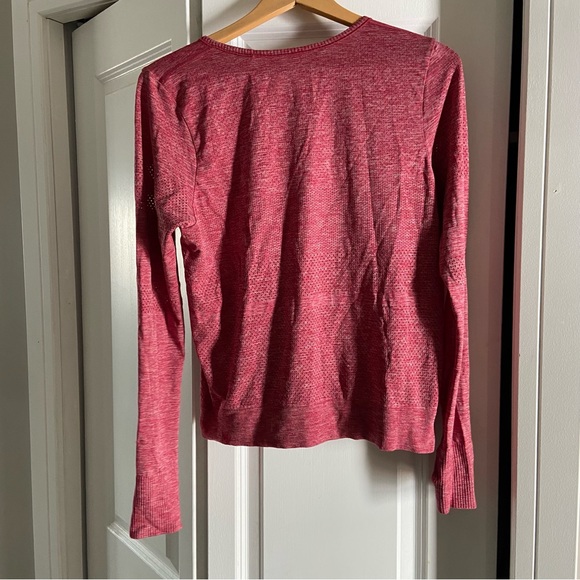 Lululemon Breeze By Long Sleeve
Heathered Cranberry - Picture 3 of 8